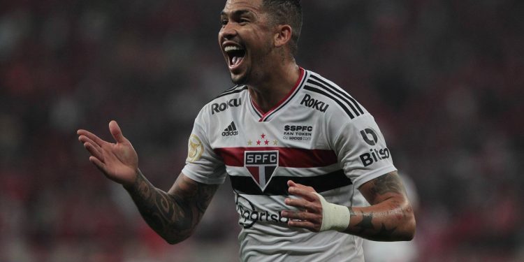 São Paulo F.C. – Nikão e Luciano celebram gols e postura aguerrida do Tricolor no Beira-Rio