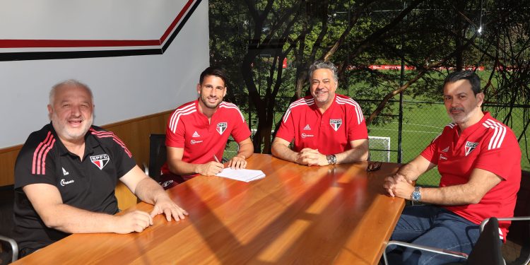 São Paulo F.C. – O São Paulo é o seu lugar: Calleri até 2025 São Paulo F.C. – O São Paulo é o seu lugar: Calleri até 2025