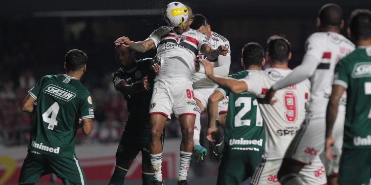 São Paulo F.C. – No Morumbi, Tricolor empata com o Goiás pelo Brasileirão São Paulo F.C. – No Morumbi, Tricolor empata com o Goiás pelo Brasileirão