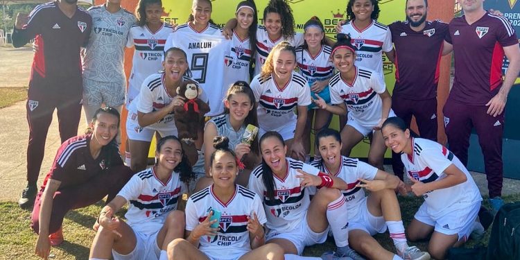 São Paulo F.C. – Feminino sub-17 vence o Corinthians e avança à final da Nike Premier Cup São Paulo F.C. – Feminino sub-17 vence o Corinthians e avança à final da Nike Premier Cup