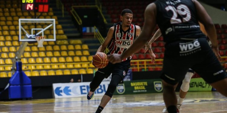 São Paulo F.C. – Basquete Tricolor derrota o Pato pela LDB São Paulo F.C. – Basquete Tricolor derrota o Pato pela LDB