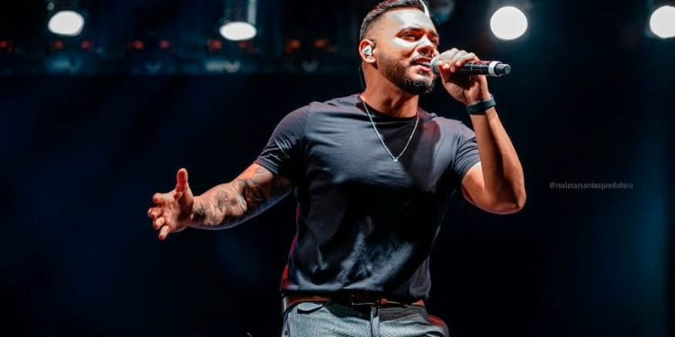 “Estou há 1km do amor da minha vida”; novo sucesso de Mikael Almeida promete emocionar e apaixonar