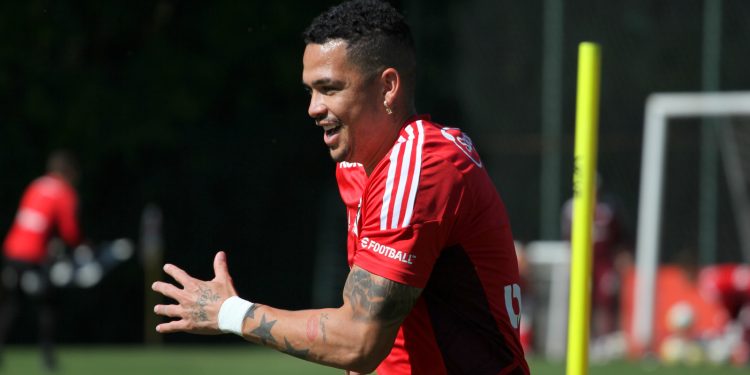 São Paulo F.C. – Tricolor realiza último treino antes de viajar para Porto Alegre