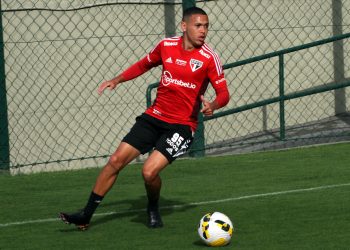 São Paulo F.C. – Elenco treina para visitar o Athletico Paranaense