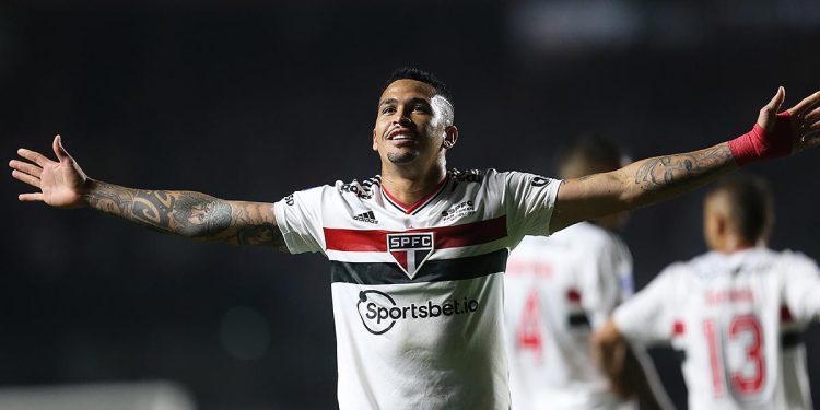 São Paulo F.C. – Tricolor goleia a U. Católica e avança na CONMEBOL Sul-Americana São Paulo F.C. – Tricolor goleia a U. Católica e avança na CONMEBOL Sul-Americana