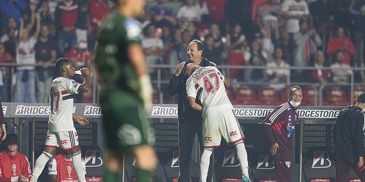 São Paulo F.C. – Entrevista coletiva no Morumbi: Rogério Ceni São Paulo F.C. – Entrevista coletiva no Morumbi: Rogério Ceni