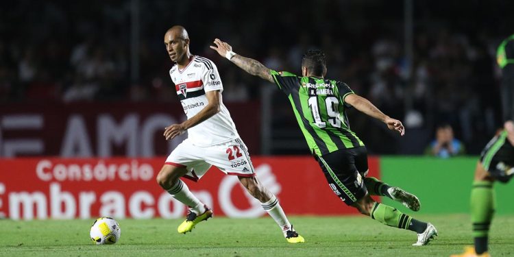 São Paulo F.C. – Miranda: “A equipe está de parabéns pela luta e dedicação” São Paulo F.C. – Miranda: “A equipe está de parabéns pela luta e dedicação”
