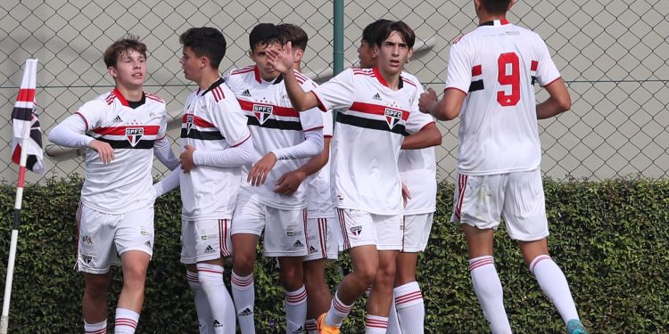 São Paulo F.C. – Sub-15 vence o Fernandópolis pelo Campeonato Paulista São Paulo F.C. – Sub-15 vence o Fernandópolis pelo Campeonato Paulista