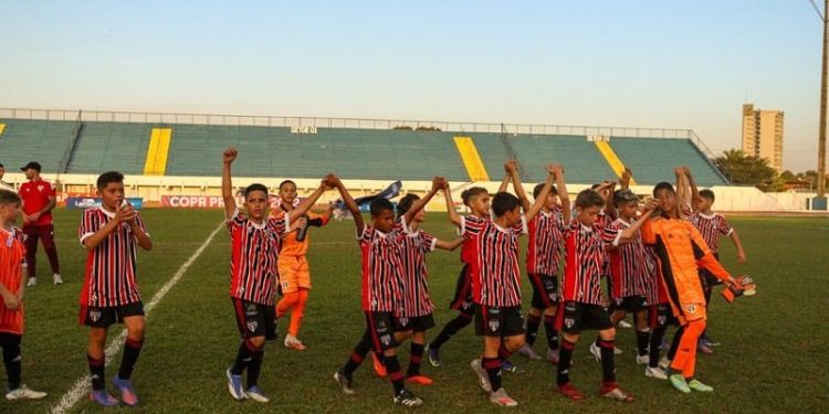 São Paulo F.C. – Sub-11 vence o Coritiba no encerramento da Leme Cup São Paulo F.C. – Sub-11 vence o Coritiba no encerramento da Leme Cup
