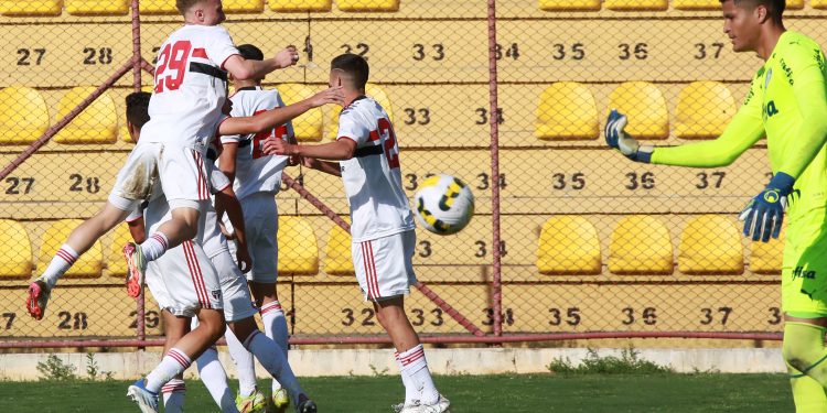 São Paulo F.C. – Sub-20 derrota o Palmeiras e se aproxima da vaga no Brasileiro São Paulo F.C. – Sub-20 derrota o Palmeiras e se aproxima da vaga no Brasileiro
