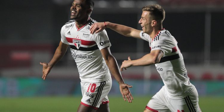 São Paulo F.C. – Tricolor vence o Ceará e larga na frente nas quartas da CONMEBOL Sul-Americana São Paulo F.C. – Tricolor vence o Ceará e larga na frente nas quartas da CONMEBOL Sul-Americana