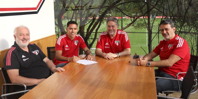 São Paulo F.C. – Igor Vinícius renova com o Tricolor até o fim de 2025 São Paulo F.C. – Igor Vinícius renova com o Tricolor até o fim de 2025