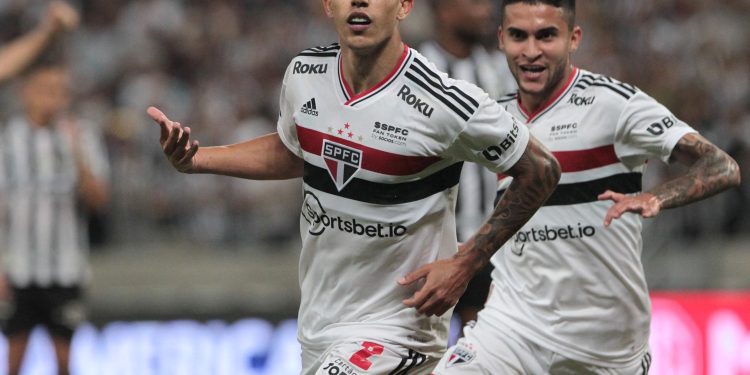 São Paulo F.C. – Nos pênaltis, Tricolor garante vaga na semifinal da CONMEBOL Sudamericana São Paulo F.C. – Nos pênaltis, Tricolor garante vaga na semifinal da CONMEBOL Sudamericana
