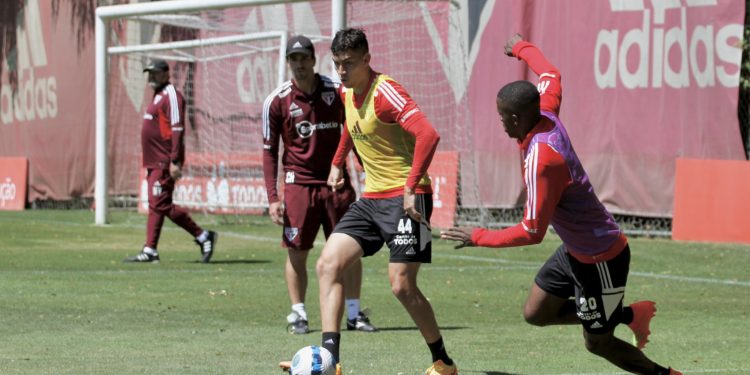 São Paulo F.C. – São Paulo faz último treino antes de duelo com Atlético-GO São Paulo F.C. – São Paulo faz último treino antes de duelo com Atlético-GO