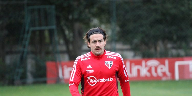 São Paulo F.C. – São Paulo treina de olho no clássico contra o Santos São Paulo F.C. – São Paulo treina de olho no clássico contra o Santos
