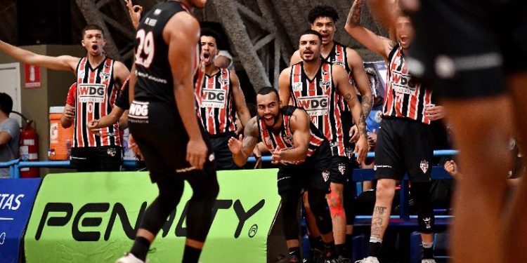 São Paulo F.C. – Pela LDB, Basquete Tricolor derrota o Flamengo e está classificado para a próxima fase São Paulo F.C. – Pela LDB, Basquete Tricolor derrota o Flamengo e está classificado para a próxima fase