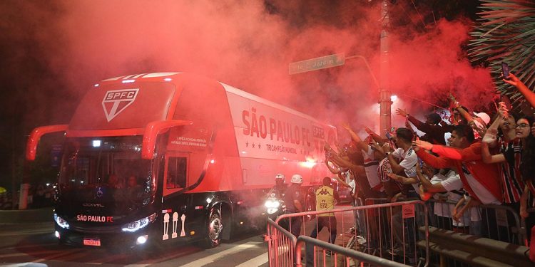 São Paulo F.C. – Tricolor recebe o Ceará pelas quartas da CONMEBOL Sul-Americana São Paulo F.C. – Tricolor recebe o Ceará pelas quartas da CONMEBOL Sul-Americana