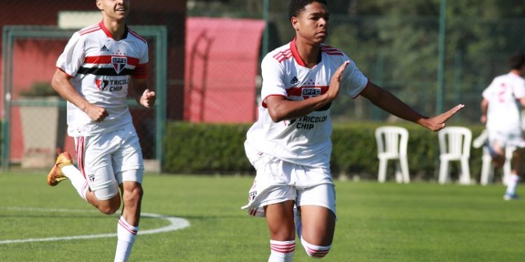 São Paulo F.C. – Sub-17 goleia o Grêmio em estreia no Campeonato Brasileiro São Paulo F.C. – Sub-17 goleia o Grêmio em estreia no Campeonato Brasileiro