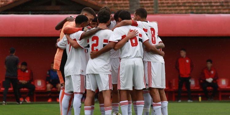 São Paulo F.C. – Pelo Brasileiro, Sub-17 perde para o Atlético-GO São Paulo F.C. – Pelo Brasileiro, Sub-17 perde para o Atlético-GO
