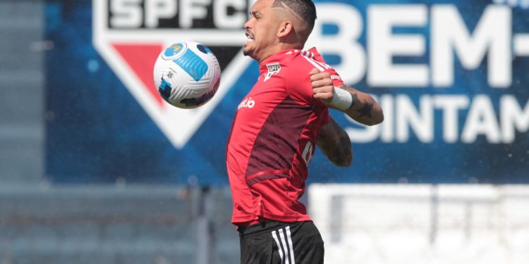 São Paulo F.C. – Elenco encerra ajustes para final e faz reconhecimento do gramado São Paulo F.C. – Elenco encerra ajustes para final e faz reconhecimento do gramado