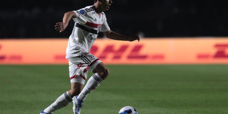São Paulo F.C. – Moreira é submetido a artroscopia no joelho direito São Paulo F.C. – Moreira é submetido a artroscopia no joelho direito