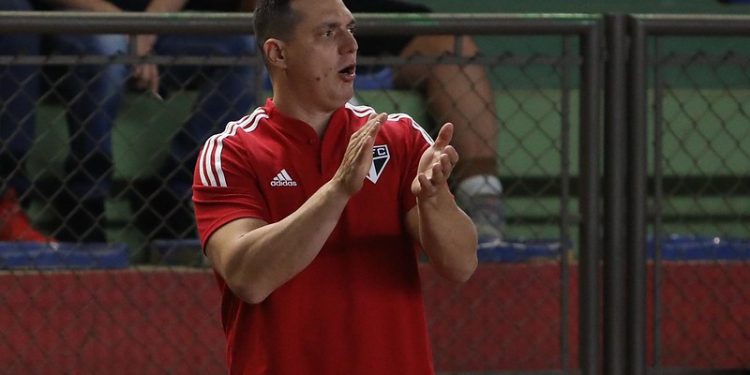 São Paulo F.C. – Com cesta no último segundo, Basquete Tricolor vence o Pinheiros São Paulo F.C. – Com cesta no último segundo, Basquete Tricolor vence o Pinheiros