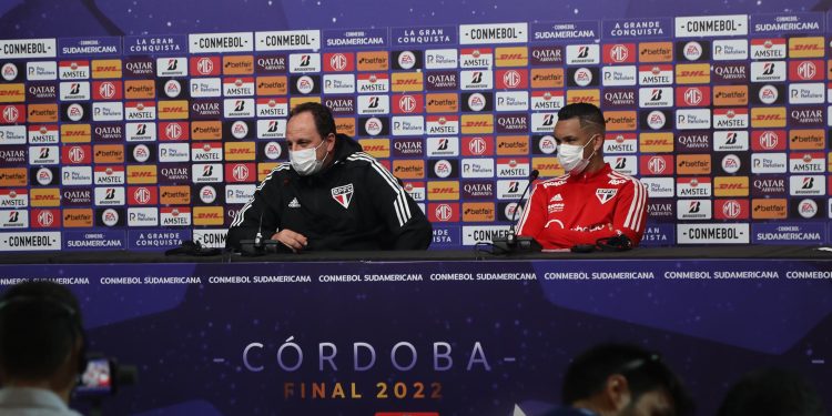 São Paulo F.C. – Entrevista coletiva antes da decisão: Ceni e Luciano São Paulo F.C. – Entrevista coletiva antes da decisão: Ceni e Luciano