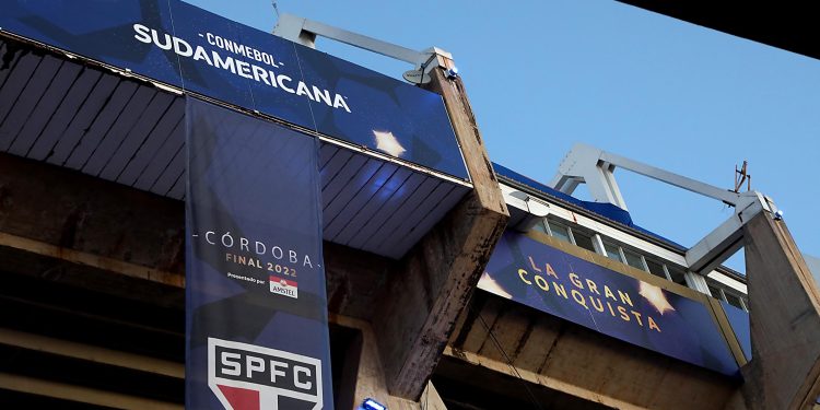 São Paulo F.C. – Tricolor enfrenta o Independiente del Valle pela final da CONMEBOL Sul-Americana São Paulo F.C. – Tricolor enfrenta o Independiente del Valle pela final da CONMEBOL Sul-Americana
