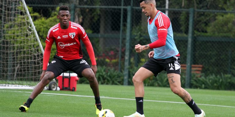 São Paulo F.C. – Elenco conclui mais um dia de treino para receber o Avaí