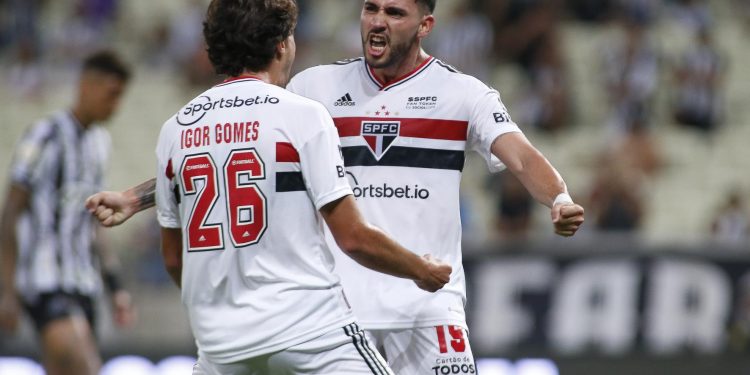 São Paulo F.C. – Com gols dos argentinos Calleri e Bustos, Tricolor vence o Ceará