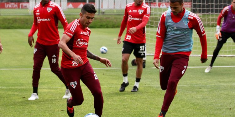 São Paulo F.C. – Com atletas que não viajaram para Cuiabá, Tricolor treina na Barra Funda