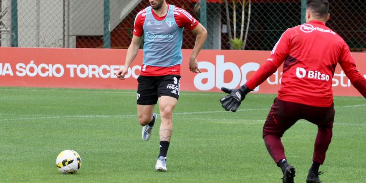 São Paulo F.C. – Tricolor encerra preparação para duelo com o Ceará São Paulo F.C. – Tricolor encerra preparação para duelo com o Ceará