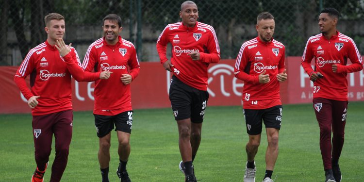 São Paulo F.C. – Elenco se reapresenta para semana decisiva na Copa do Brasil São Paulo F.C. – Elenco se reapresenta para semana decisiva na Copa do Brasil