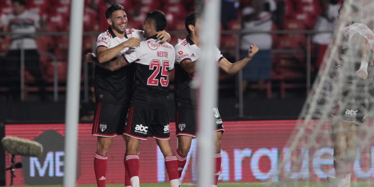 São Paulo F.C. – Tricolor vence o Coritiba pelo Brasileirão São Paulo F.C. – Tricolor vence o Coritiba pelo Brasileirão