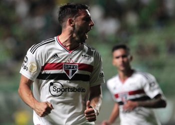 São Paulo F.C. – De virada, Tricolor vence o América-MG no Independência