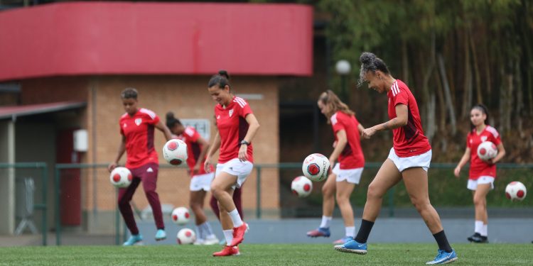 São Paulo F.C. – Equipe feminina se reapresenta e treina após período de férias