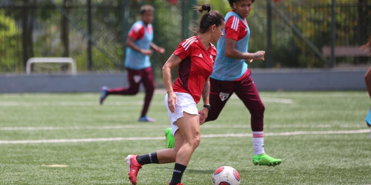 São Paulo F.C. – Equipe feminina se reapresenta e treina para a volta do Paulistão São Paulo F.C. – Equipe feminina se reapresenta e treina para a volta do Paulistão