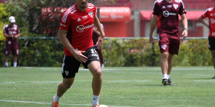 São Paulo F.C. – Tricolor conclui mais um dia de treino e se aproxima do Choque-Rei São Paulo F.C. – Tricolor conclui mais um dia de treino e se aproxima do Choque-Rei