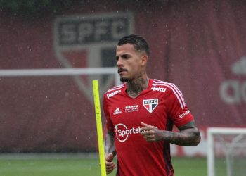 São Paulo F.C. – Diego Costa treina com o elenco