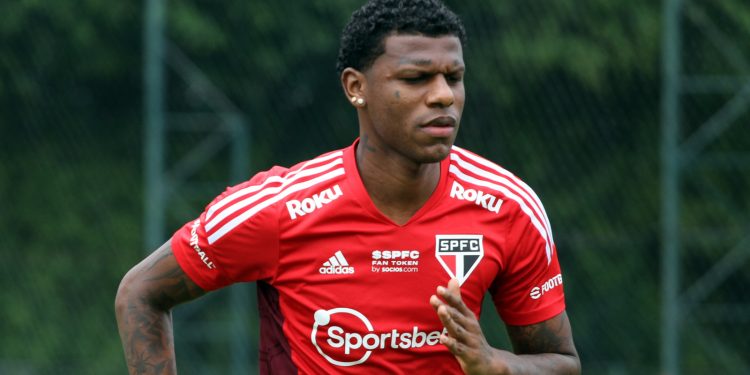 São Paulo F.C. – Arboleda participa de treino com o elenco São Paulo F.C. – Arboleda participa de treino com o elenco
