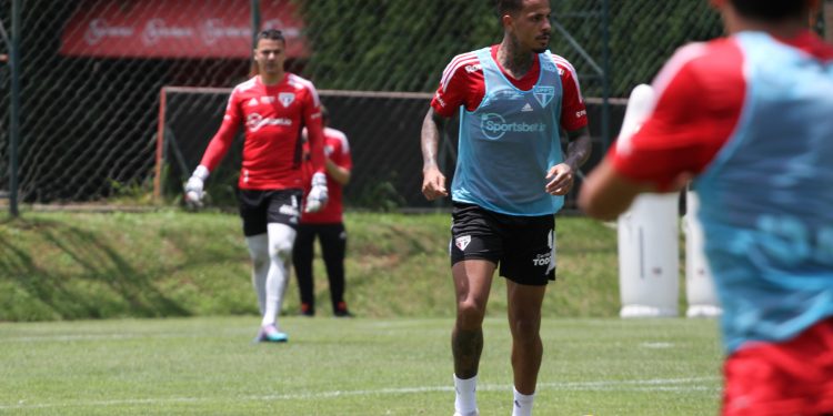 São Paulo F.C. – Diego Costa segue cronograma de recuperação e treina com o elenco São Paulo F.C. – Diego Costa segue cronograma de recuperação e treina com o elenco