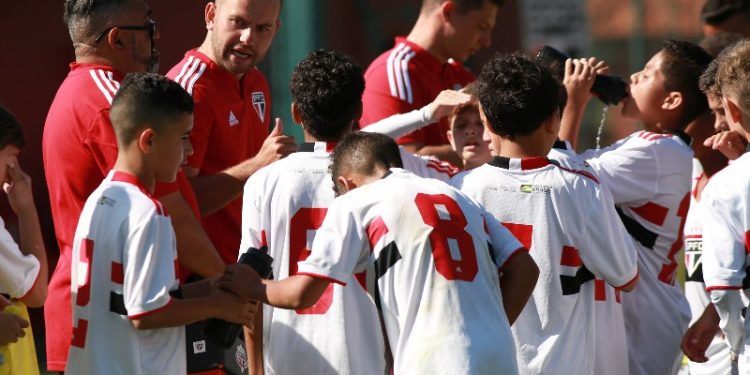 São Paulo F.C. – Sub-11 e Sub-13 vencem pelas quartas de final do Paulista São Paulo F.C. – Sub-11 e Sub-13 vencem pelas quartas de final do Paulista