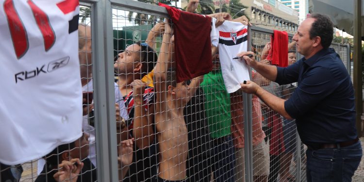 São Paulo F.C. – SPFC Play: bastidores de Goiás 0 x 4 São Paulo São Paulo F.C. – SPFC Play: bastidores de Goiás 0 x 4 São Paulo