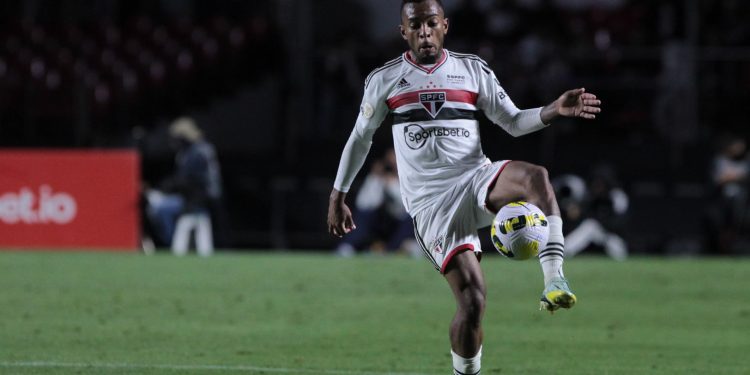 São Paulo F.C. – Welington: “Vamos trabalhar em busca da Libertadores até o final” São Paulo F.C. – Welington: “Vamos trabalhar em busca da Libertadores até o final”