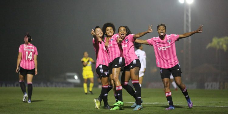 São Paulo F.C. – São Paulo goleia o EC São Bernardo e dorme na liderança do Paulista