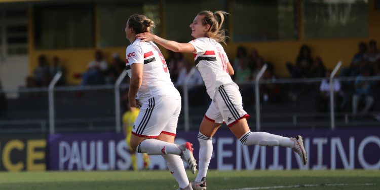 São Paulo F.C. – São Paulo vence a Portuguesa e se mantém na liderança do Paulista