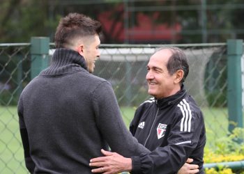 São Paulo F.C. – Tiago Volpi visita o CT da Barra Funda