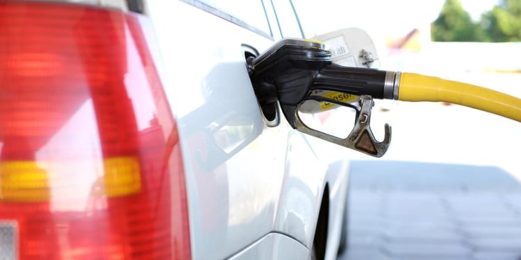 Preço da gasolina nos postos sobe pela 3ª semana consecutiva Preço da gasolina nos postos sobe pela 3ª semana consecutiva