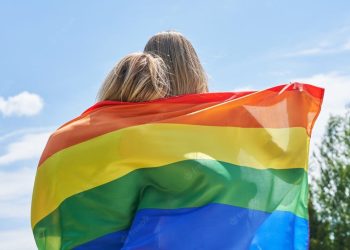 Brasil tem 12% de pessoas LGBT+, diz levantamento