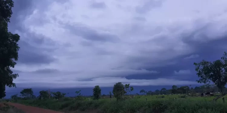 Frente fria inesperada chega a Rondônia trazendo temporais Frente fria inesperada chega a Rondônia trazendo temporais